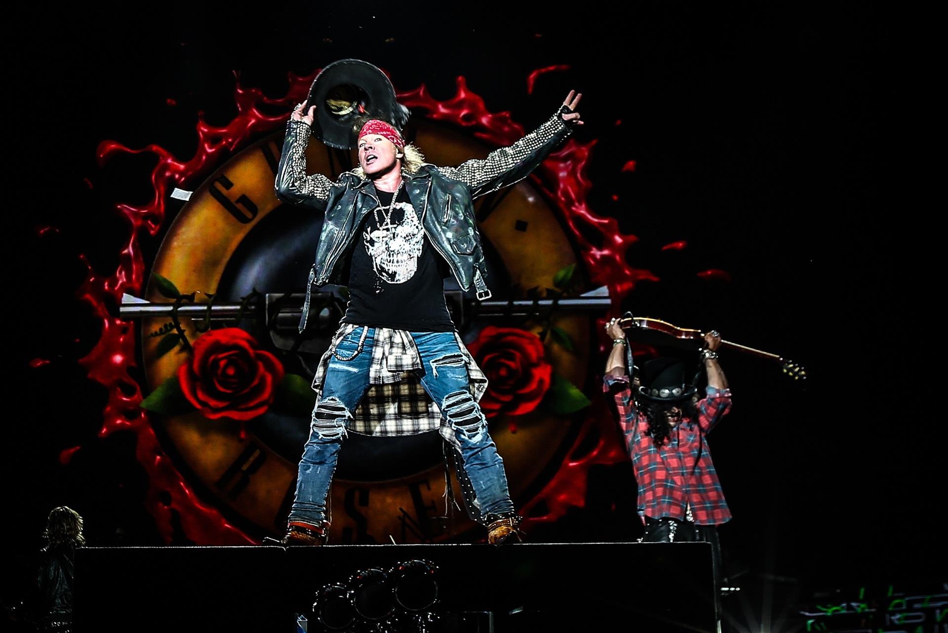 Фото группы Guns n' Roses - this i Love. Don`t Cry фото Guns n Roses.